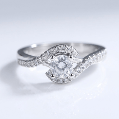 SILVER OVAL DIAMOND TWIST RING
