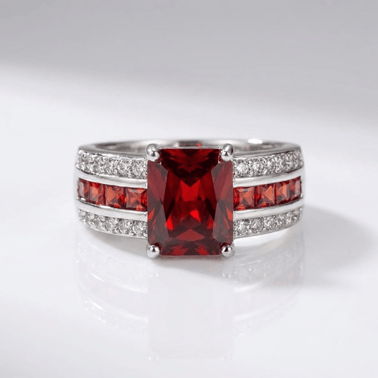 GEMSTONE VINTAGE RING