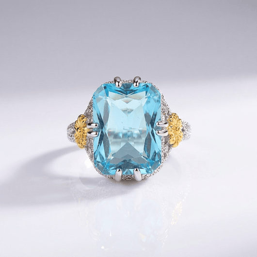 GOLD AQUAMARINE VINTAGE RING