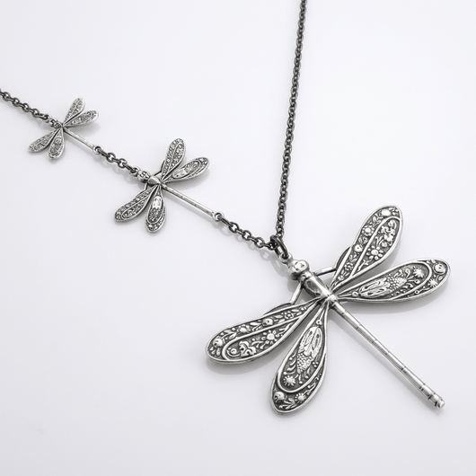 DRAGONFLY FAMILY VINTAGE SILVER NECKLACE