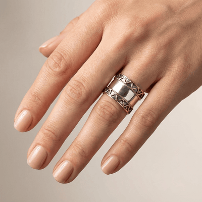 SILVER SHELL STRIPE RING