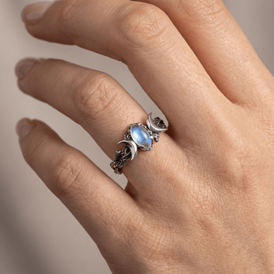 MOON GLOW RING