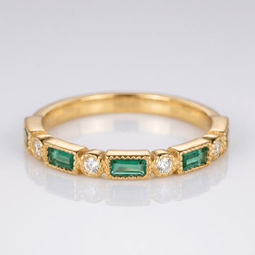 EMERALD STYLE ZIRCONIA BAND RING