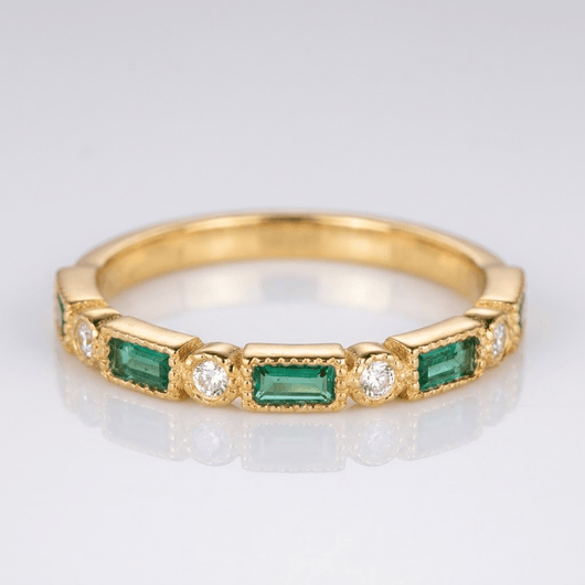 EMERALD STYLE ZIRCONIA BAND RING