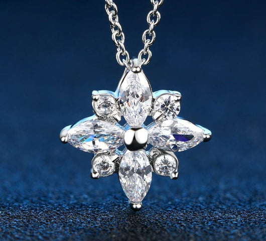 ZIRCONIA FLOWER NECKLACE