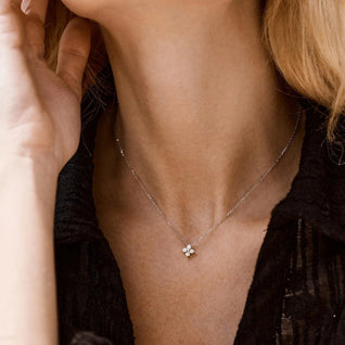 FLOWER ZIRCONIA PENDANT NECKLACE VIP