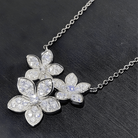 ROYAL FLOWER NECKLACE