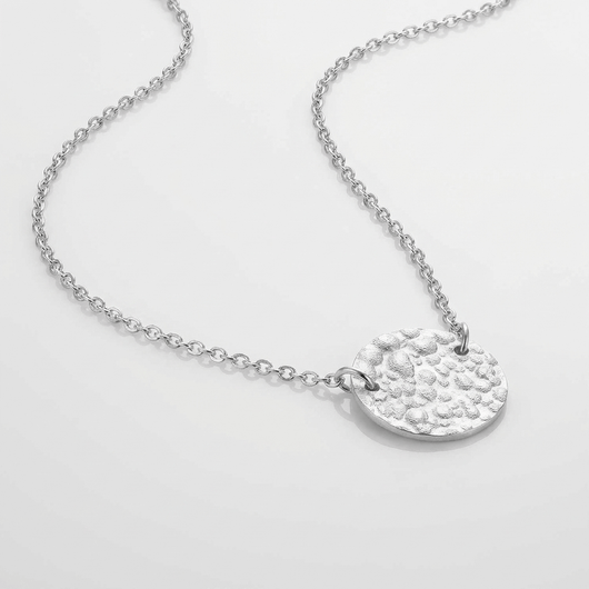GOLD HAMMERED DISC NECKLACE