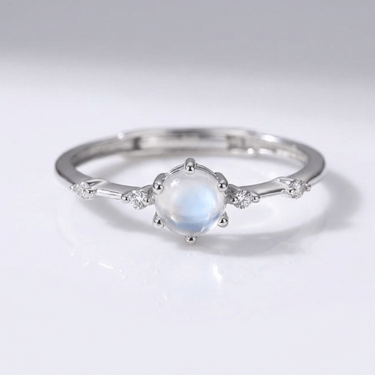 SILVER MOONSTONE VINTAGE RING - (ADJUSTABLE)